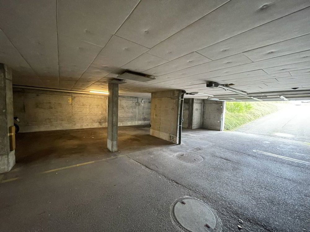 null rooms Car park, garage for rent in Kloten - image 1/5