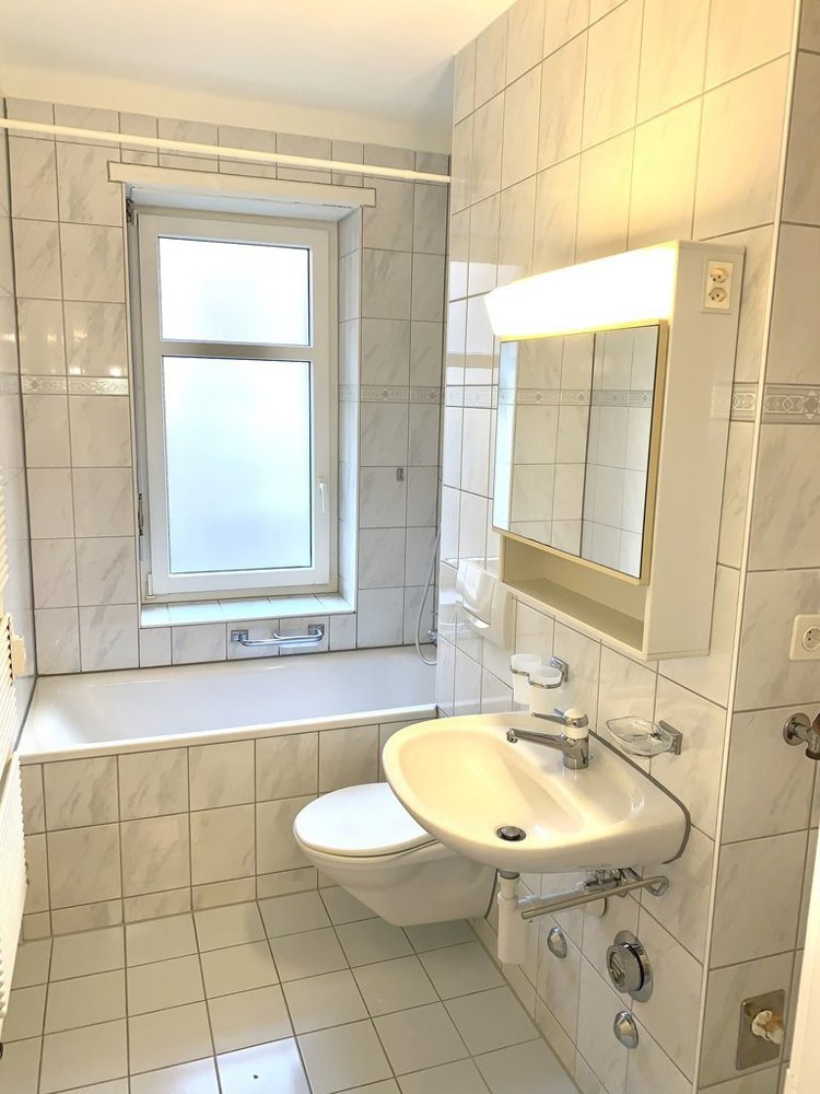2 rooms Apartment for rent in Basilea - image 1/8