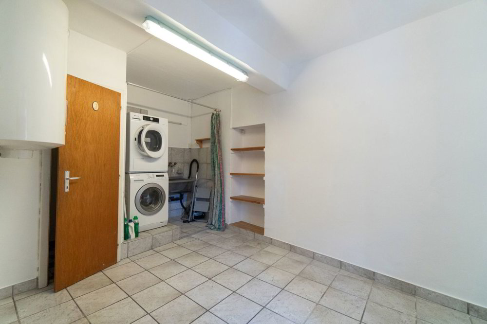 Maison 6 pièces à louer à Locarno - image 1/19