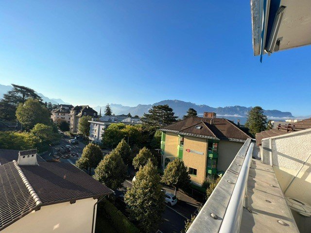 Appartamento di 2.5 locali in affitto a La Tour-de-Peilz - immagine 1/6