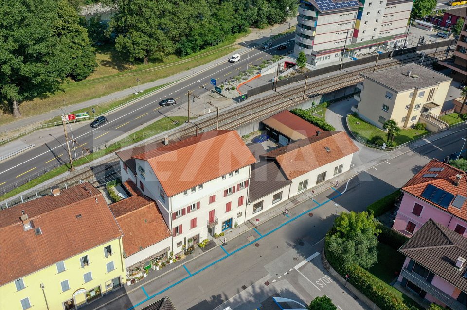 Maison 25 pièces à acheter à Arbedo - image 1/4