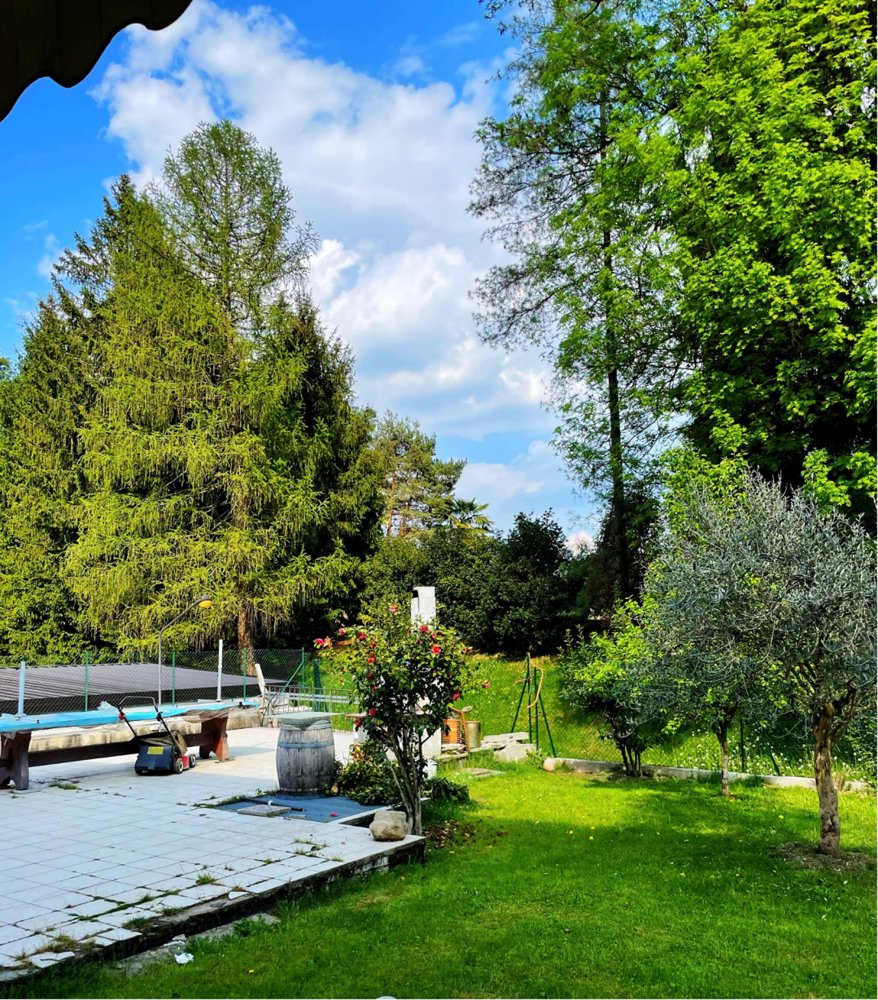 Casa di 7 locali in vendita a Ponte Tresa - immagine 1/9