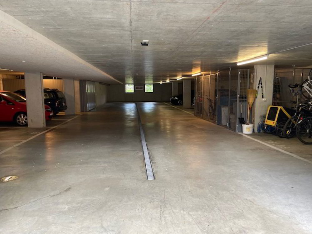 Parcheggio, garage di null locali in vendita a Brügg BE - immagine 1/3