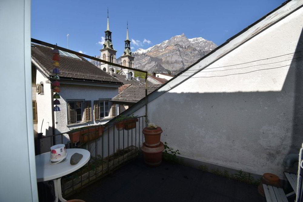 null rooms House to buy in Glarona - image 1/10