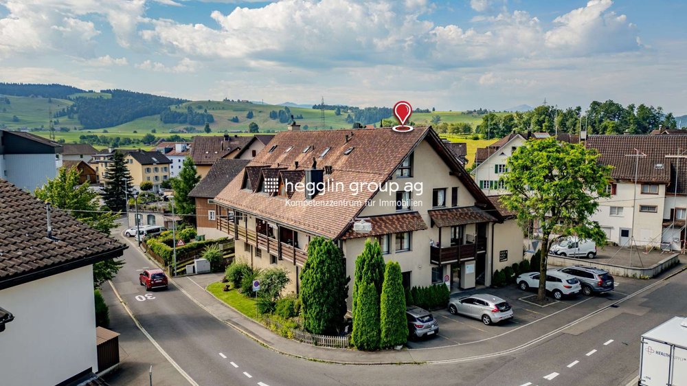 4.5 rooms Apartment to buy in Menzingen - image 1/12
