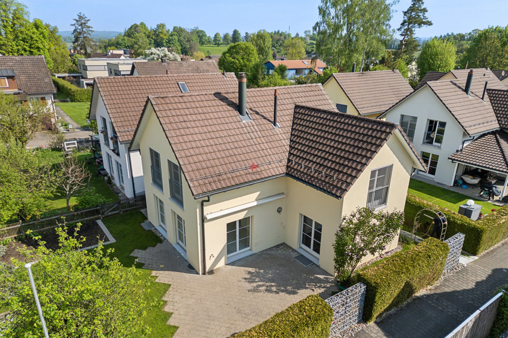 House in Andelfingen - View 3