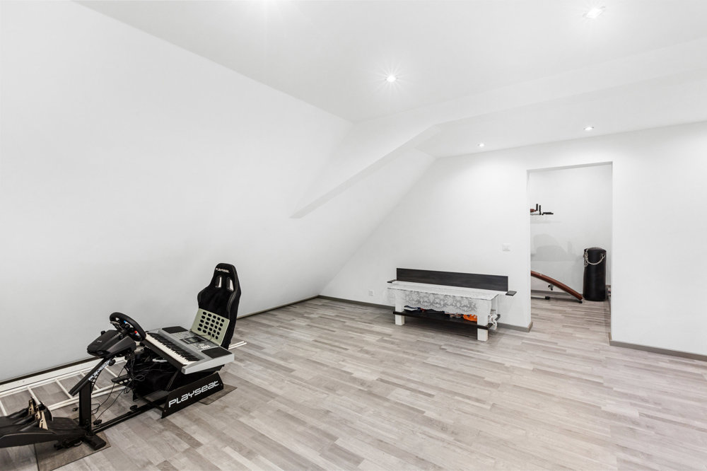 7 Zimmer Wohnung zum verkaufen in Ossingen - Bild 1/15