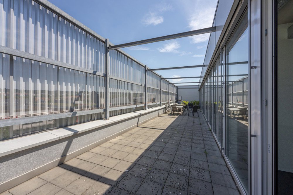 null rooms Office & Commercial for rent in Volketswil - image 1/3