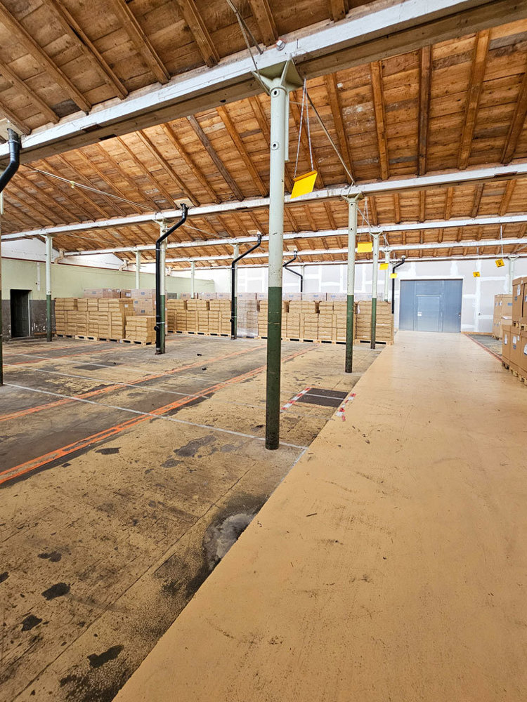 Lichtdurchflutete Gewerbe- oder Lagerflächen ab 290 m² – pohled 2