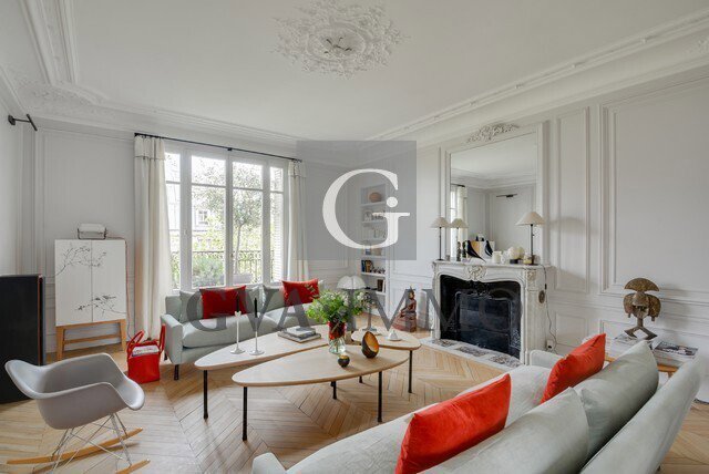 9 Zimmer Wohnung zum verkaufen in Geneva - Bild 1/1