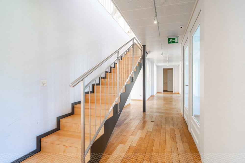 null rooms Office & Commercial for rent in Lausanne - image 1/8