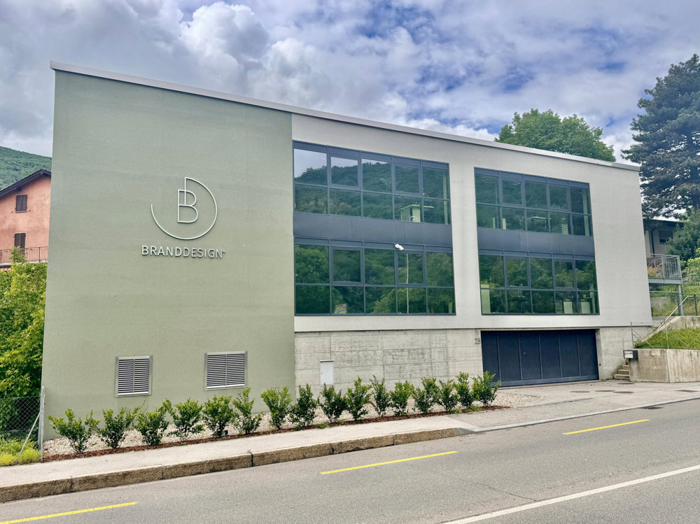 MODERNO ED AMPIO STABILE COMMERCIALE DI 670 MQ A TAVERNE - Ansicht 2