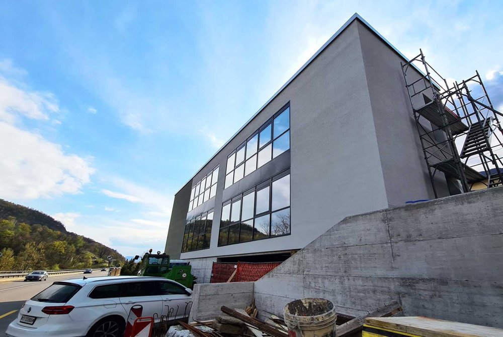 MODERNO ED AMPIO STABILE COMMERCIALE DI 670 MQ A TAVERNE - Ansicht 5
