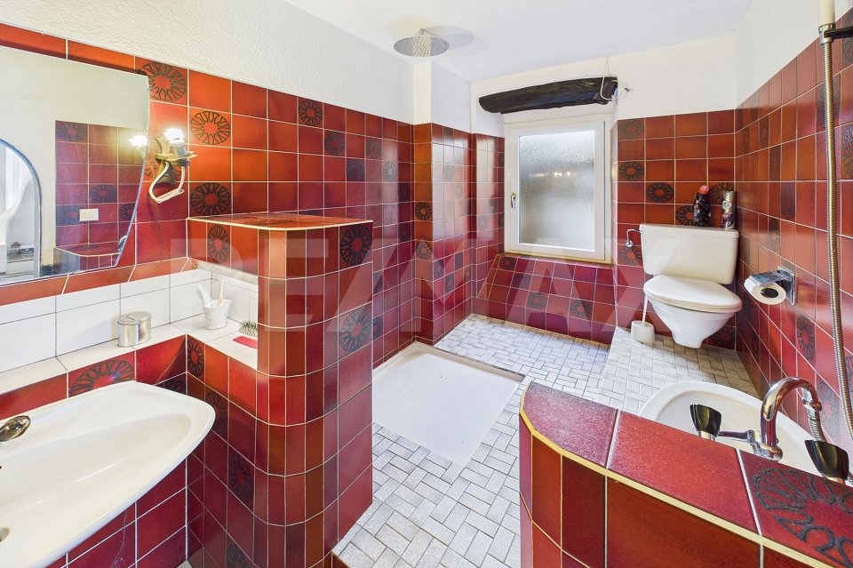 Casa di 8 locali in vendita a Bidogno - immagine 1/13