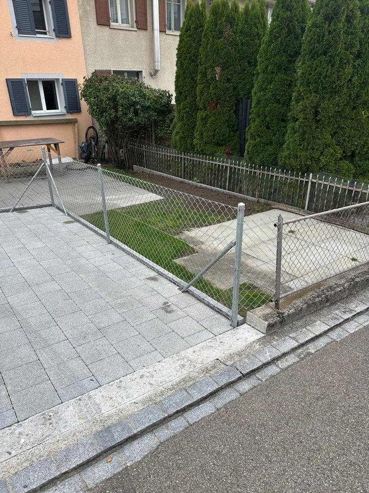 null Zimmer Parkplatz, Garage zu vermieten in Busswil TG - Bild 1/1