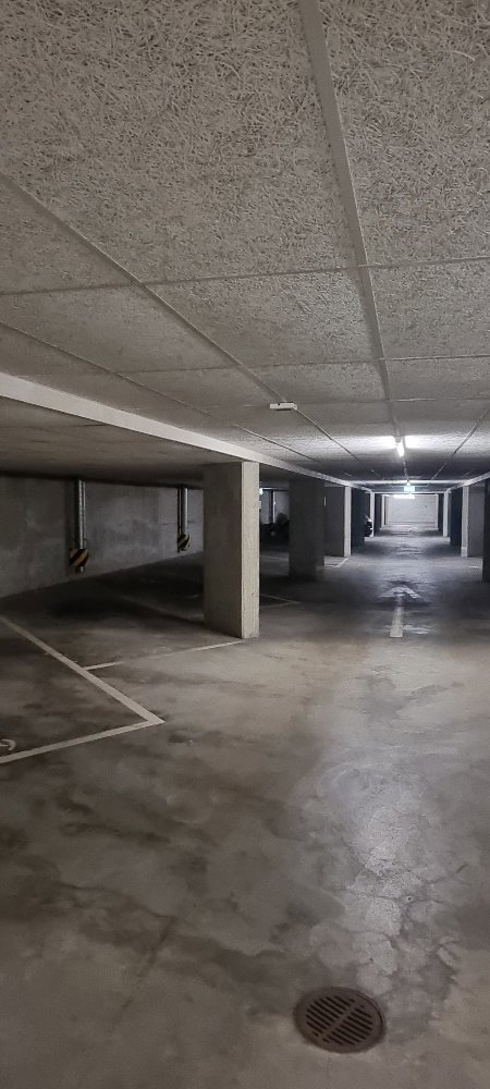 Parking, garage null pièces à louer à Berne - image 1/3