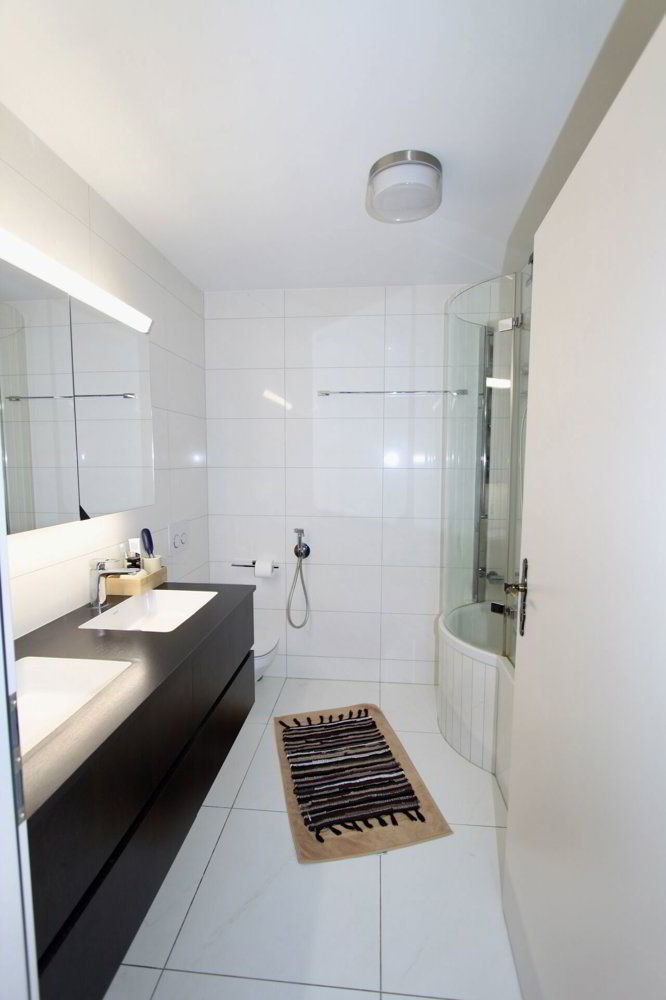 5.5 rooms Apartment to buy in Hauterive NE - image 1/9