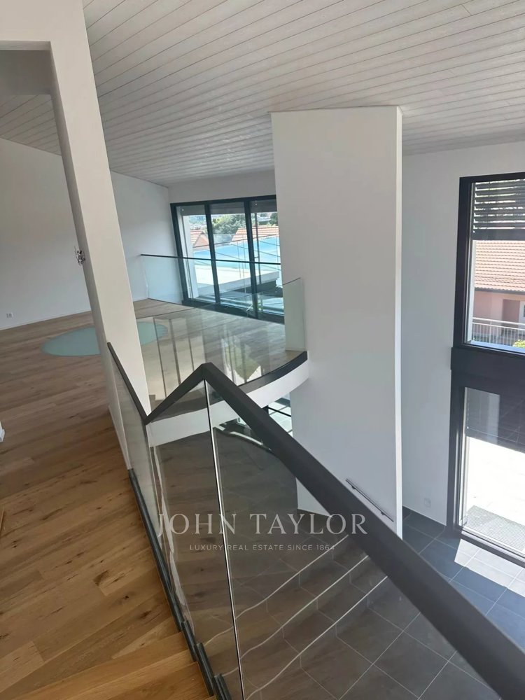 8 Zimmer Haus zum verkaufen in Villars-Ste-Croix - Bild 1/10