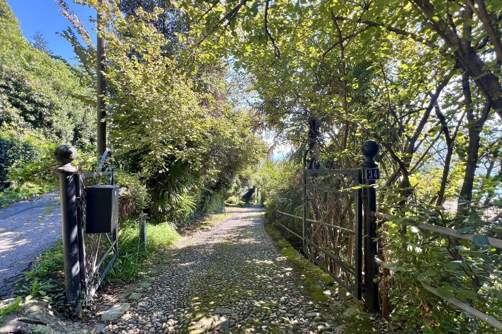 Casa di 7 locali in vendita a Brione sopra Minusio - immagine 1/64