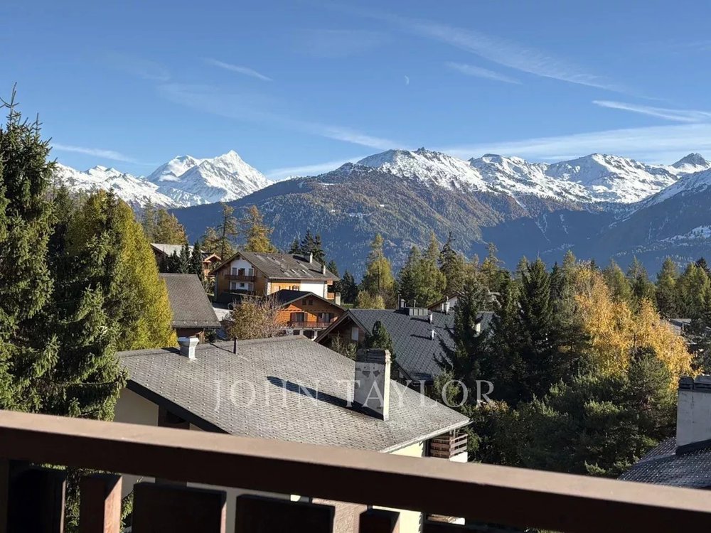 Casa di 9 locali in vendita a Crans-Montana - immagine 1/13