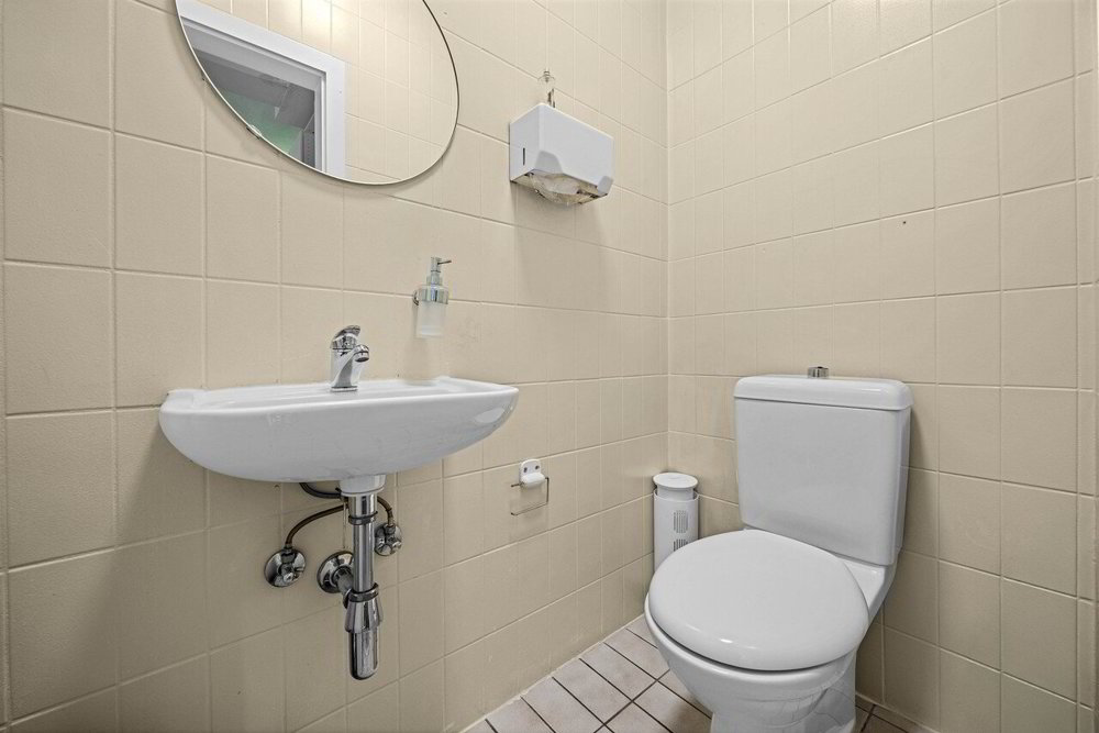 Ufficio & Commercio di 4 locali in vendita a Collombey - immagine 1/9