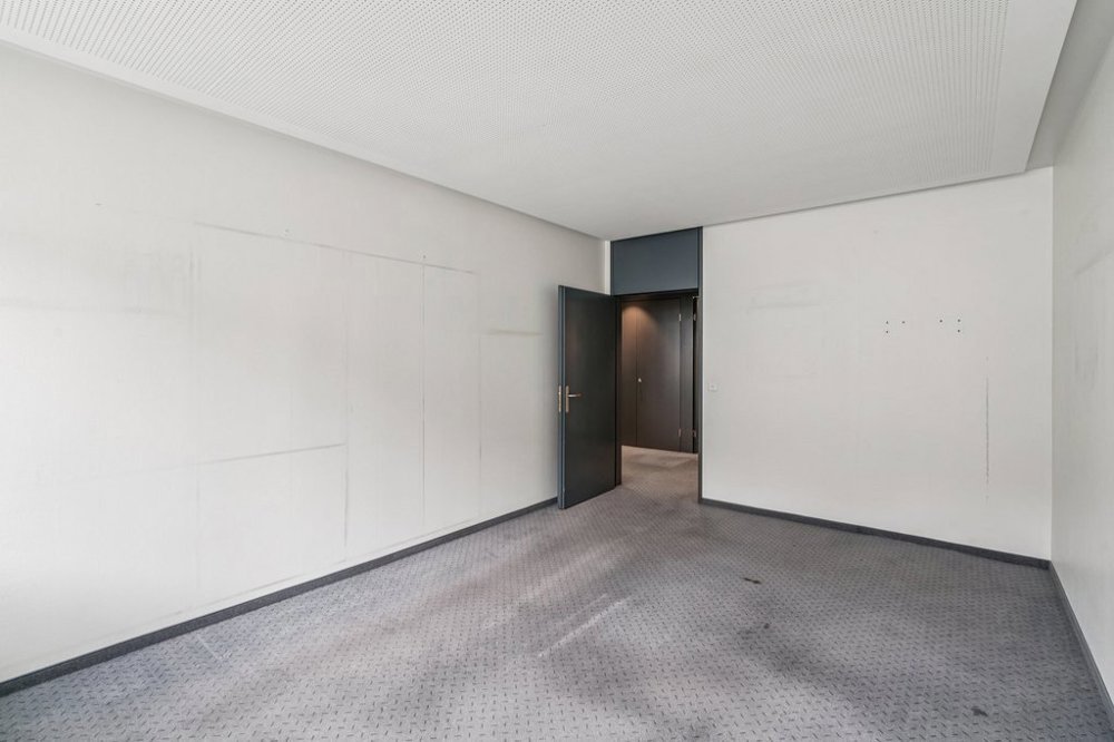 null rooms Office & Commercial for rent in Zürich - image 1/8
