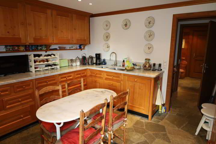 7.5 rooms Apartment to buy in Randogne - image 1/13