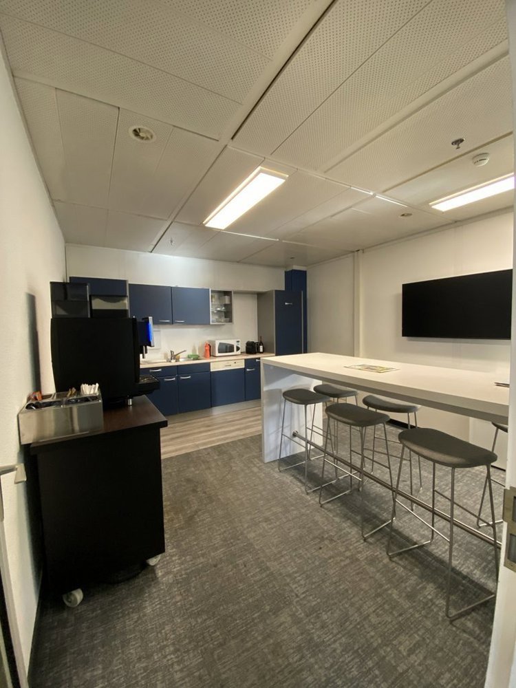 Bureau & Commerce null pièces à louer à Petit-Lancy - image 1/6