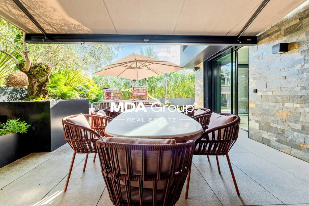 Casa di 9 locali in vendita a Lugano - immagine 1/13