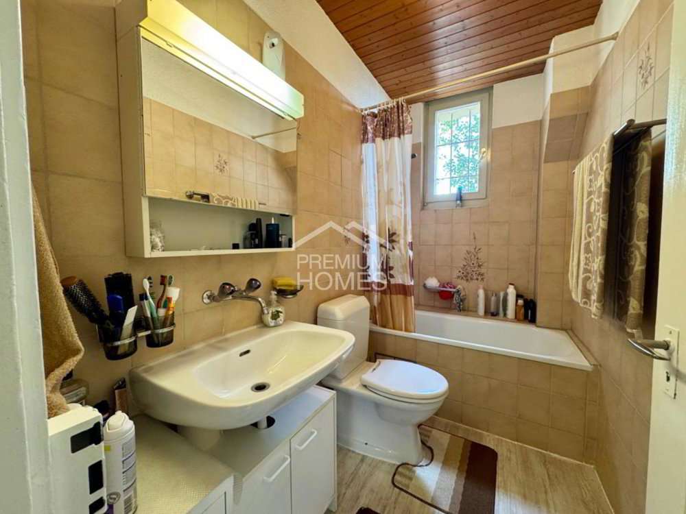 7 rooms House to buy in Basel - image 1/5