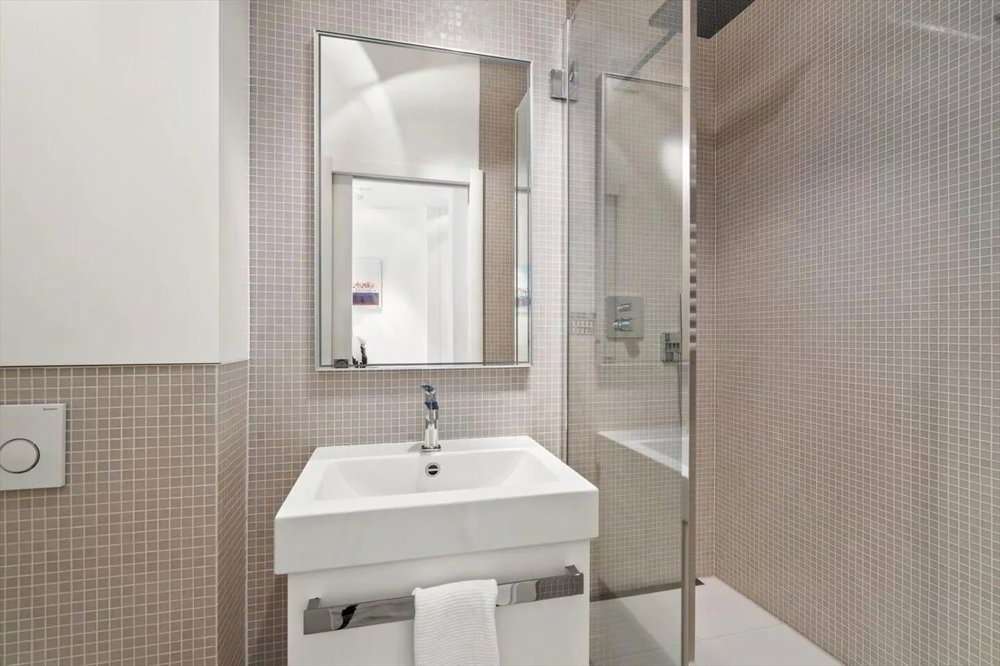 null rooms Apartment for rent in Genève - image 1/17