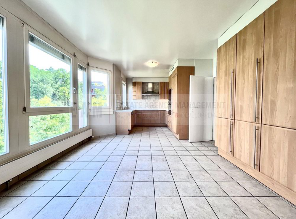 Appartement 9 pièces à acheter à Genève - image 1/3