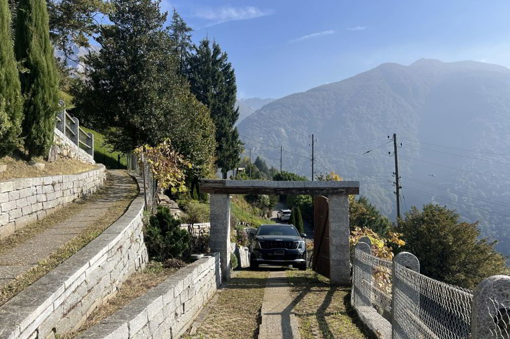 Casa di 5 locali in vendita a Mergoscia - immagine 1/43