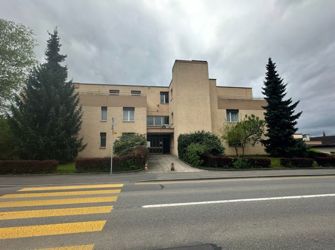 null rooms Car park, garage for rent in Mellingen - image 1/1