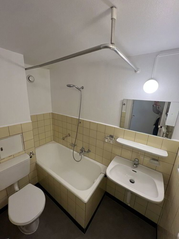 3 rooms Apartment for rent in Vallorbe - image 1/6