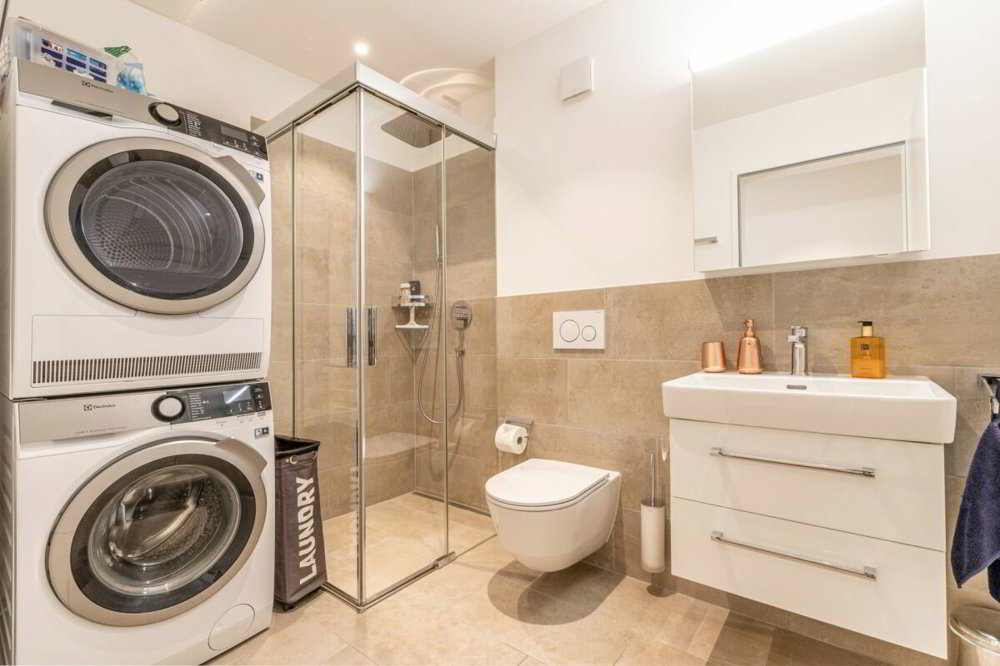 4 rooms Apartment to buy in Embrach - image 1/13