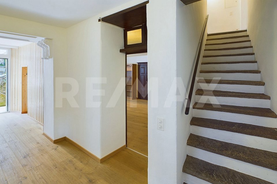 Casa di 8 locali in vendita a Aranno - immagine 1/13