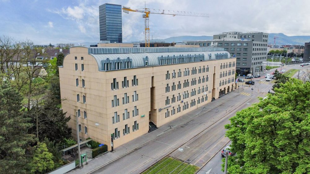 null rooms Car park, garage for rent in Basel - image 1/2