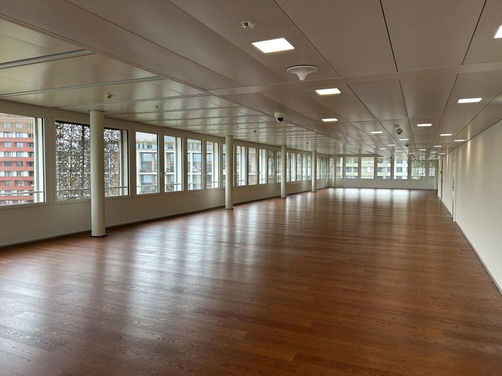 null rooms Office & Commercial for rent in Rotkreuz - image 1/5