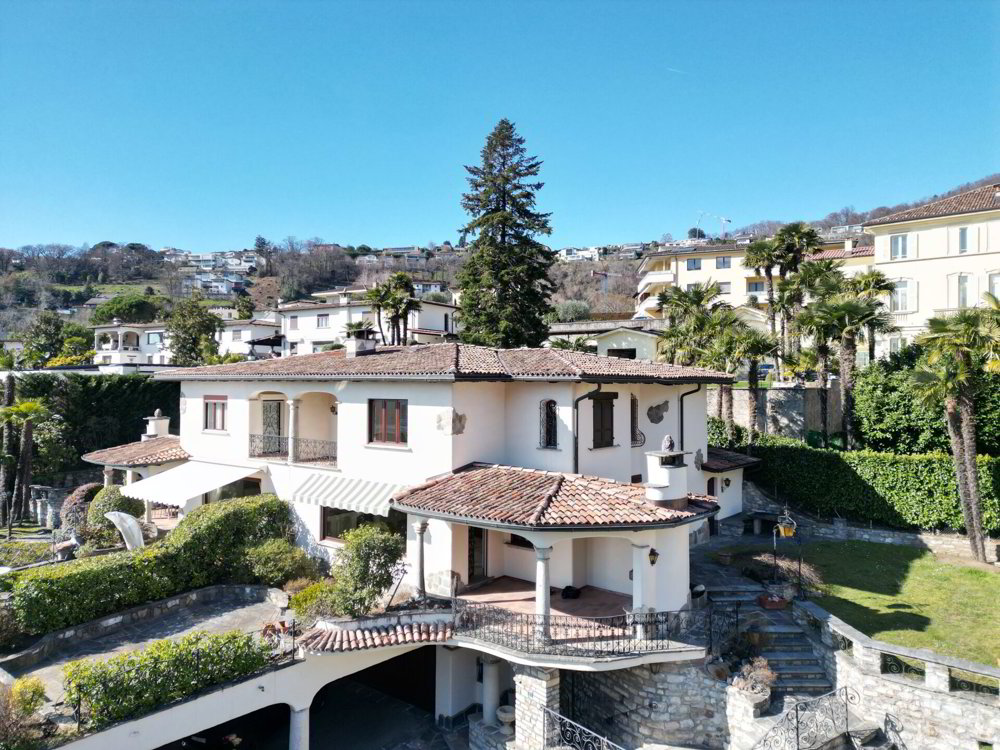 Casa di 5.5 locali in vendita a Canobbio - immagine 1/18