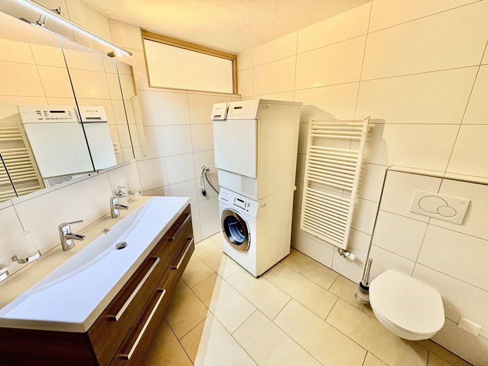 9 rooms House to buy in Lengnau AG - image 1/25
