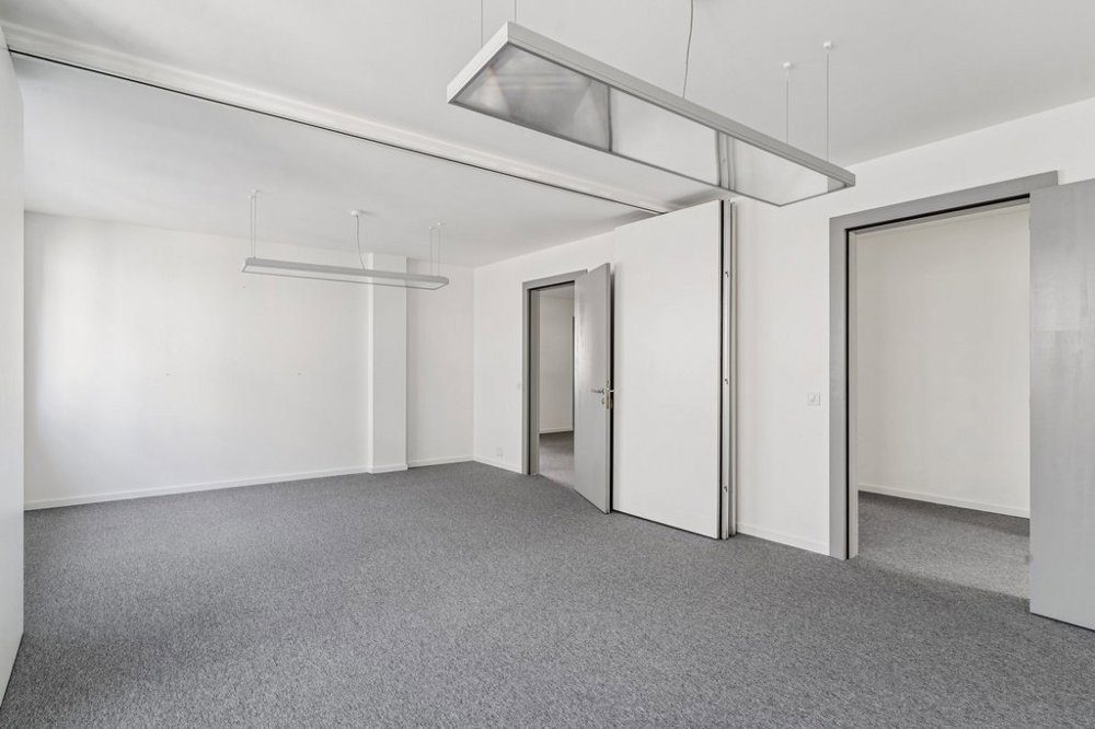 Bureau & Commerce null pièces à louer à Sierre - image 1/11