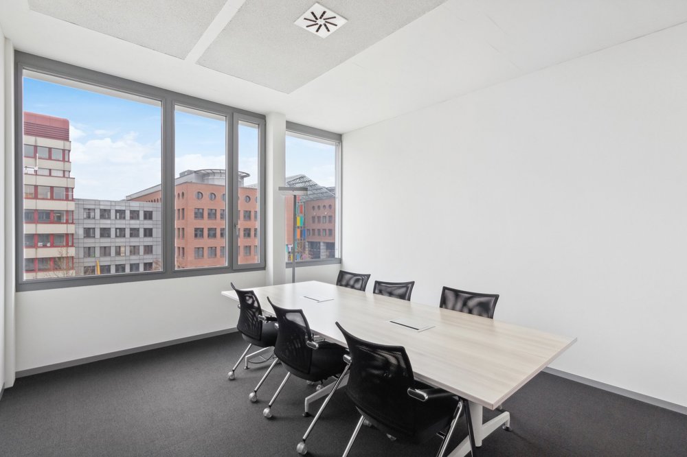 Bureau & Commerce null pièces à louer à Glattbrugg - image 1/12