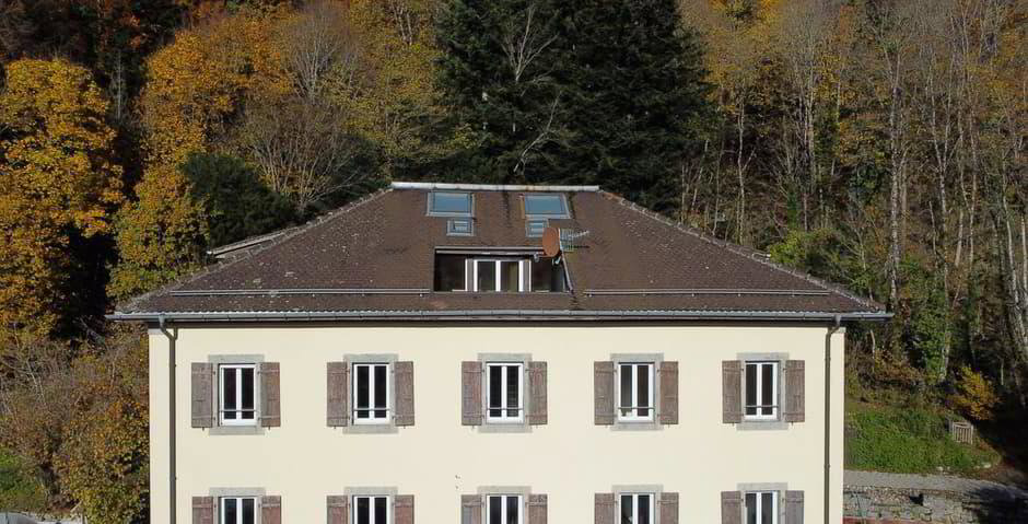 8.5 rooms House to buy in Yverdon-les-Bains - image 1/13