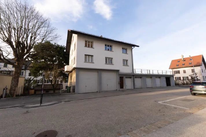 null rooms Office & Commercial to buy in La Chaux-de-Fonds - image 1/13
