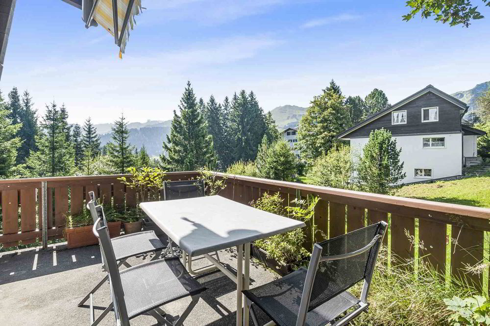 5 rooms House to buy in Stoos SZ - image 1/14