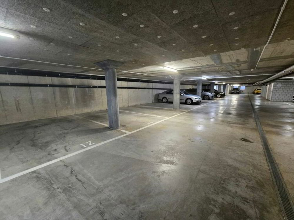 Parking, garage null pièces à louer à Belp - image 1/3