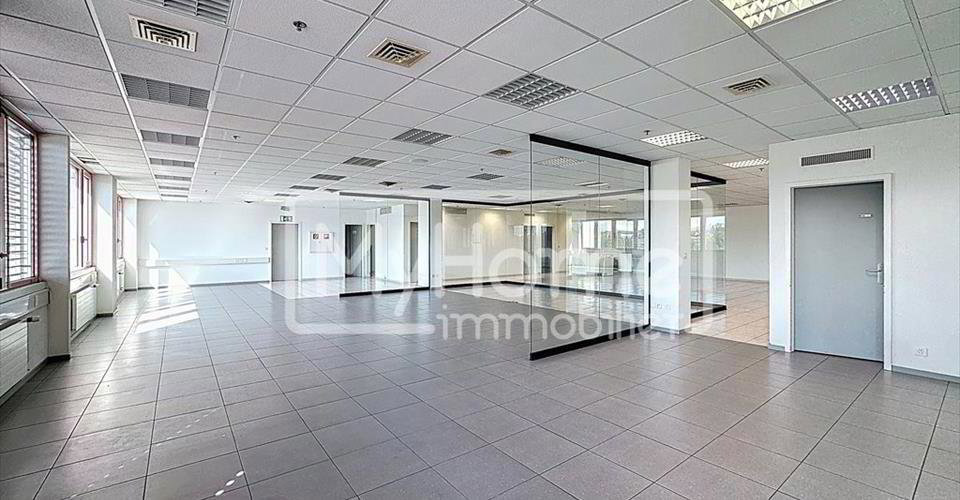 Ufficio & Commercio di null locali in affitto a Lonay - immagine 1/13