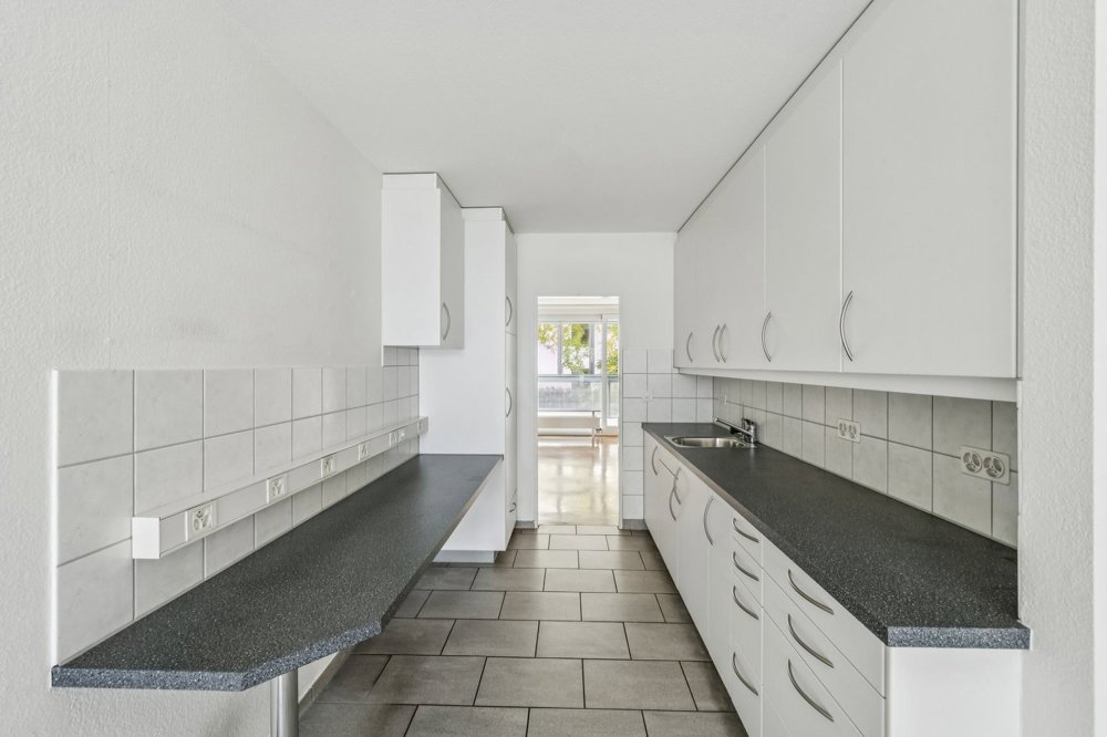 null rooms Office & Commercial for rent in Basel - image 1/12