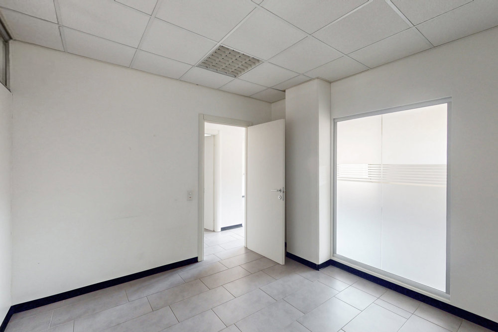 Ufficio & Commercio di null locali in affitto a Rivera - immagine 1/9